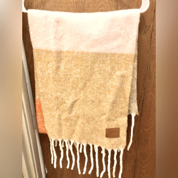 Vince Colorblock Fringed Alpaca Blend Scarf - Picture 3 of 8